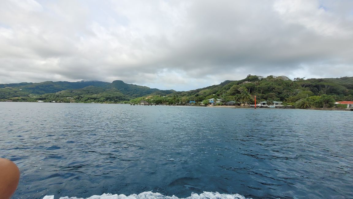 Raiatea – Along the Fa’aroa River