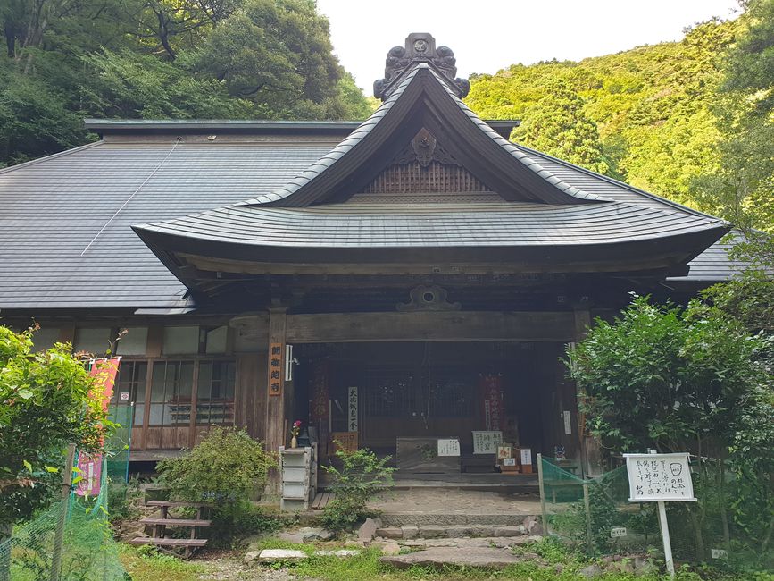Amida-ji Tempel am Rande des Waldes