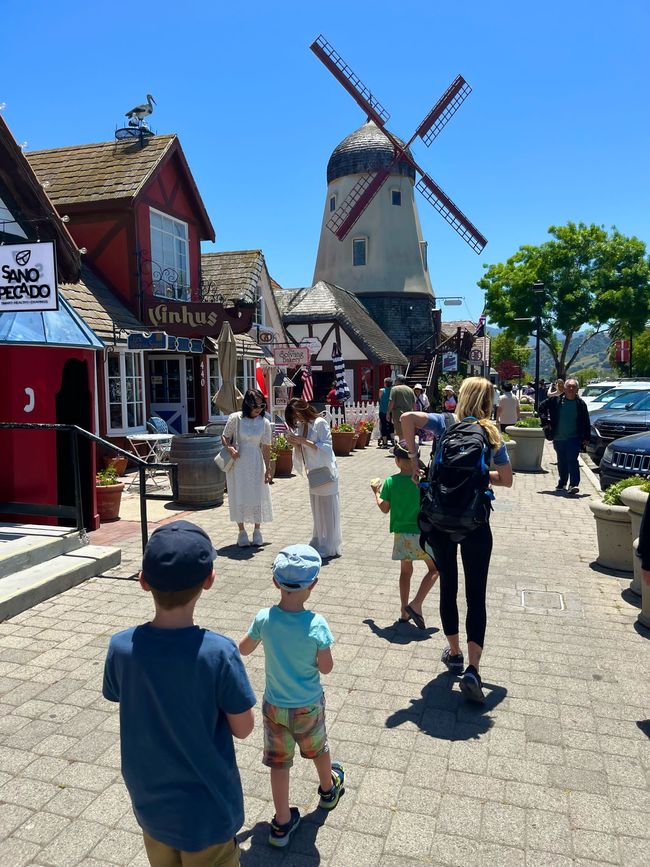 Sulla strada per Ventura un'altra sosta a Solvang..
