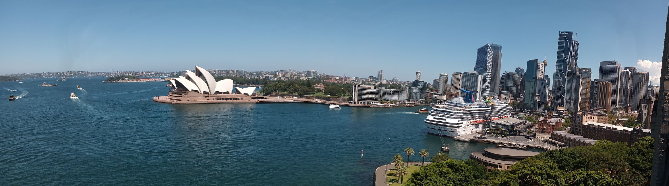 Vue du Pont du port