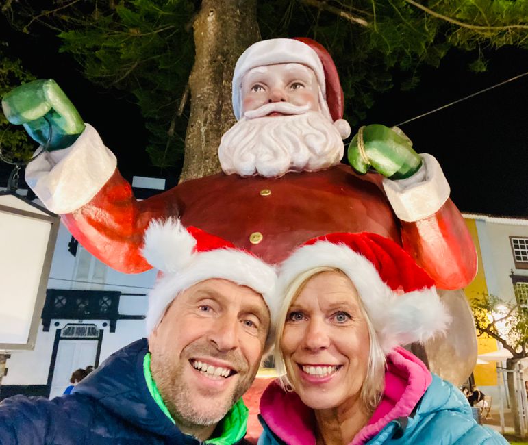 Auf der Suche nach Motiven schleppen wir unsere Weihnachtsmannmützen durch La Laguna