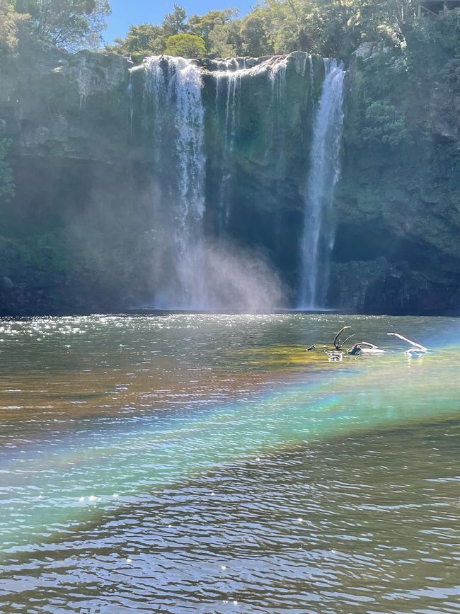 Wasserfall mit Regenbogen