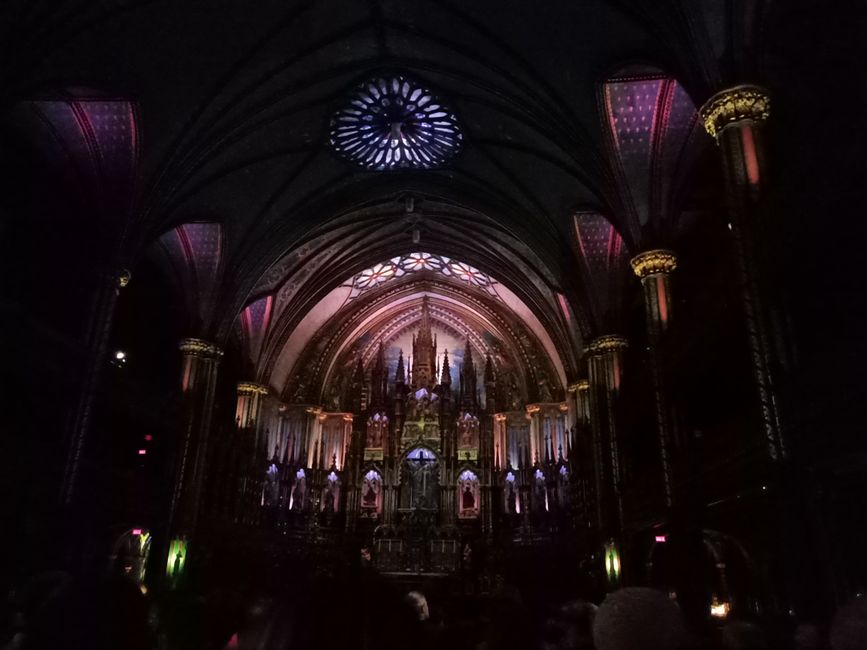 Notre Dame kurz vor der Laser-Show