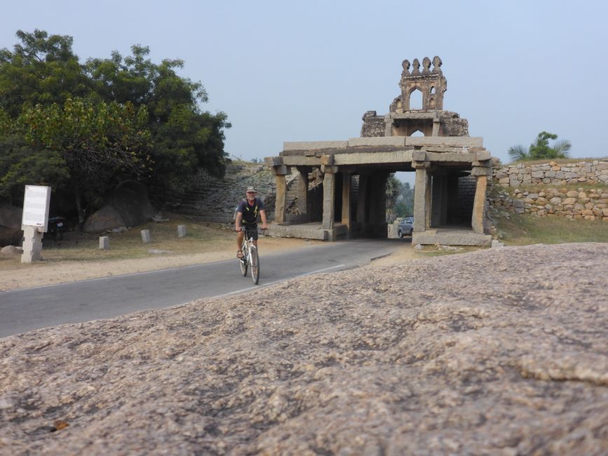Tor vor dem Vijaya Vittala Temple