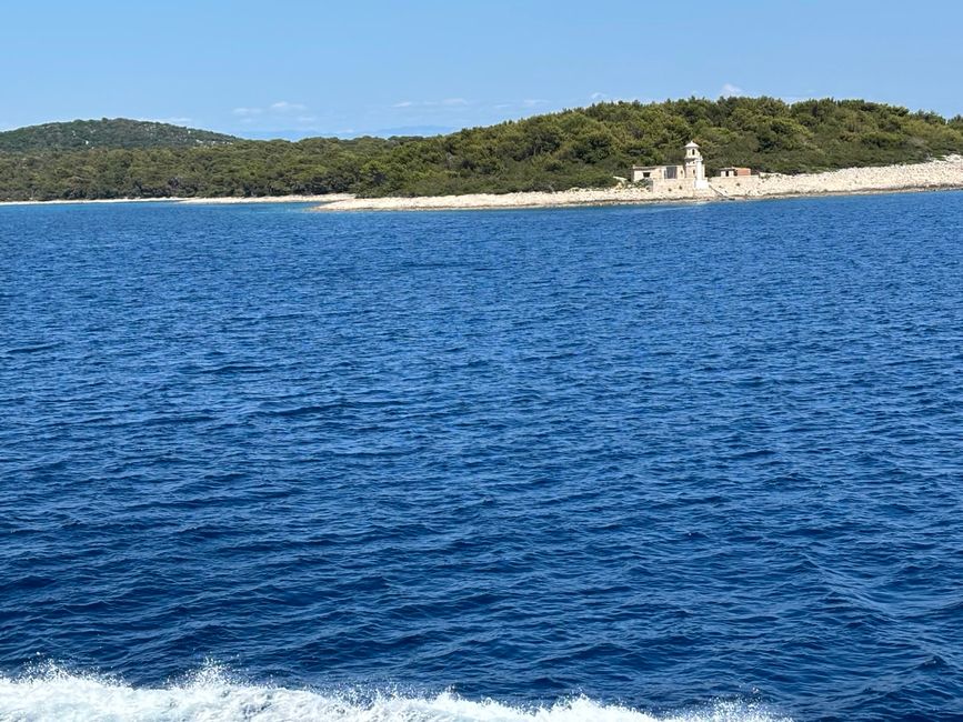 Crociere in nave verso Lo1nj