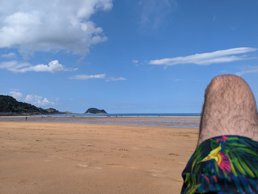 Der Strand von Zarauz bei Ebbe