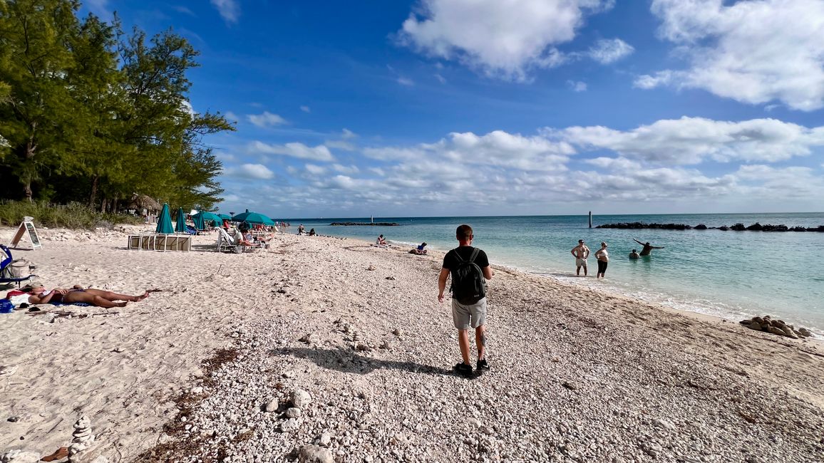 Tag 396 - Southernmost point & Duval Street by Golf Cart