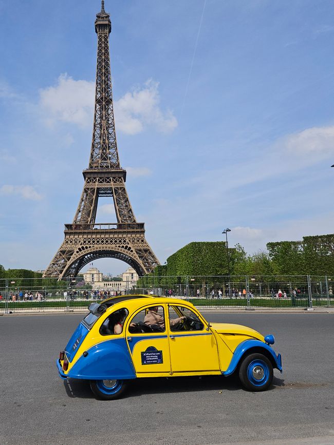 Torre Eiffel con anatra