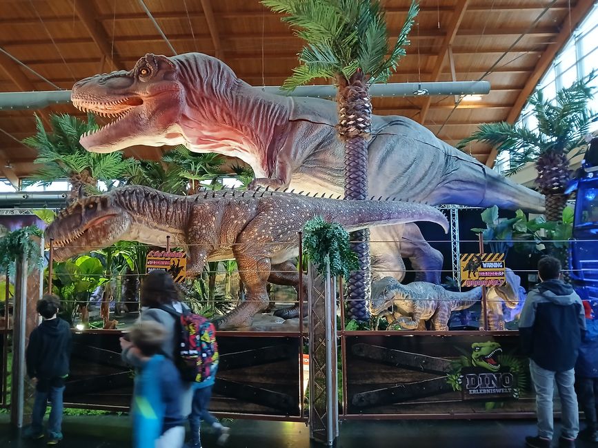 Dino Fever in Friedrichshafen: An Honest Look into the "Kingdom of Dinosaurs"