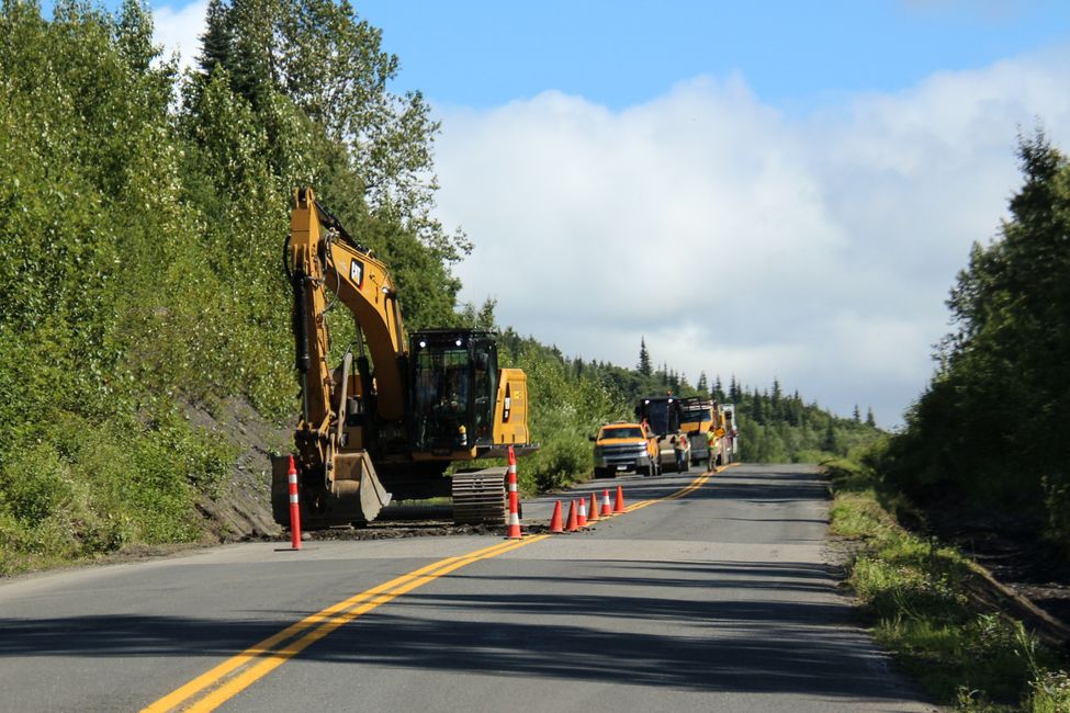 Autopista Stewart-Cassiar - Trabajo en la carretera