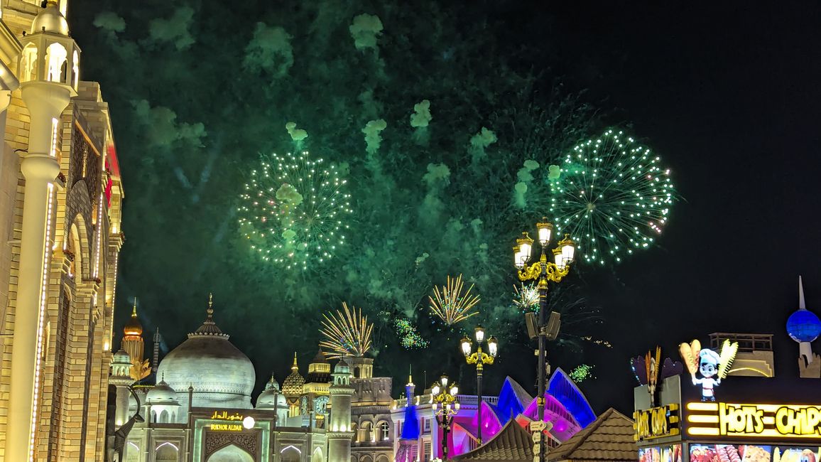 Tag 6 (2024) Drei Kirchen, Saadiyat Beach Club & Global Village