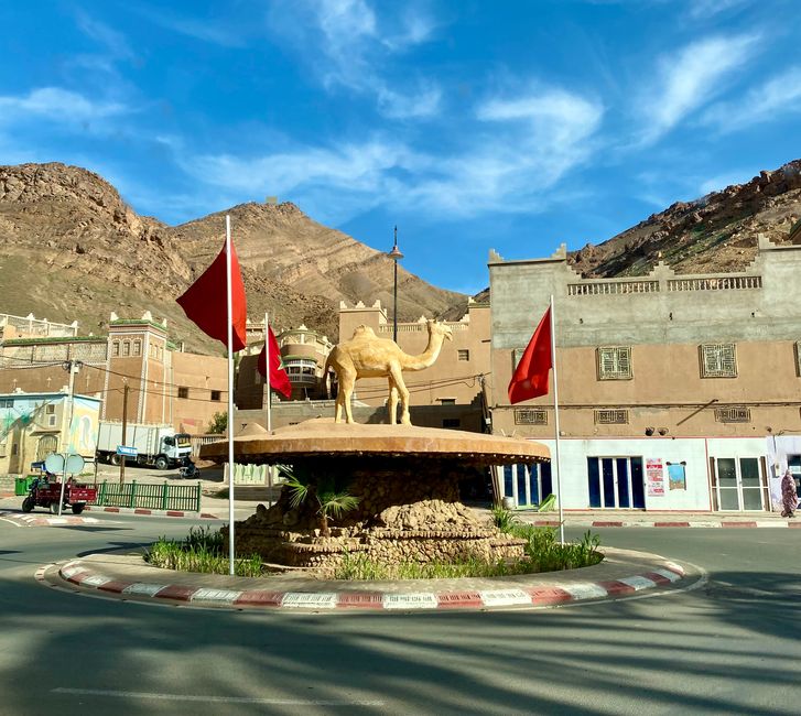 Traffic island in Zagora at the entrance to the Sahara