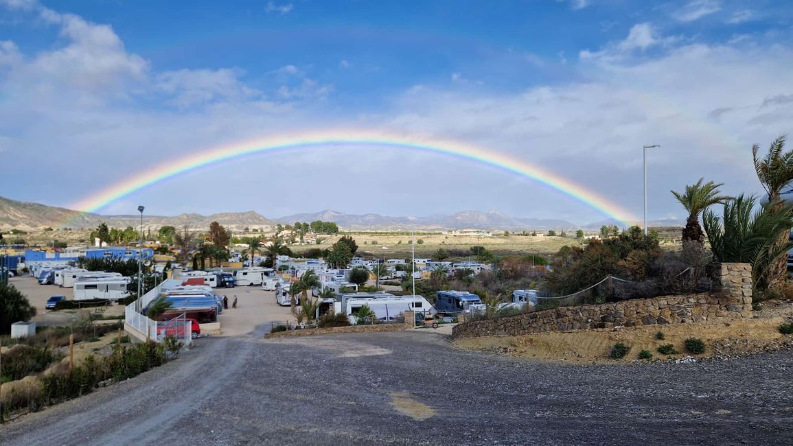Ein wunderschöner Regenbogen đ