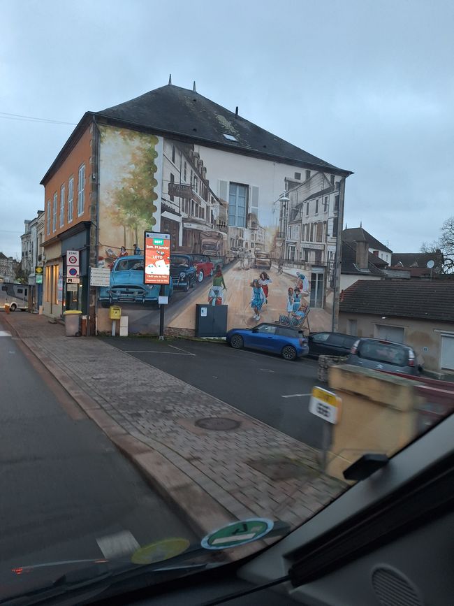 an den Wänden