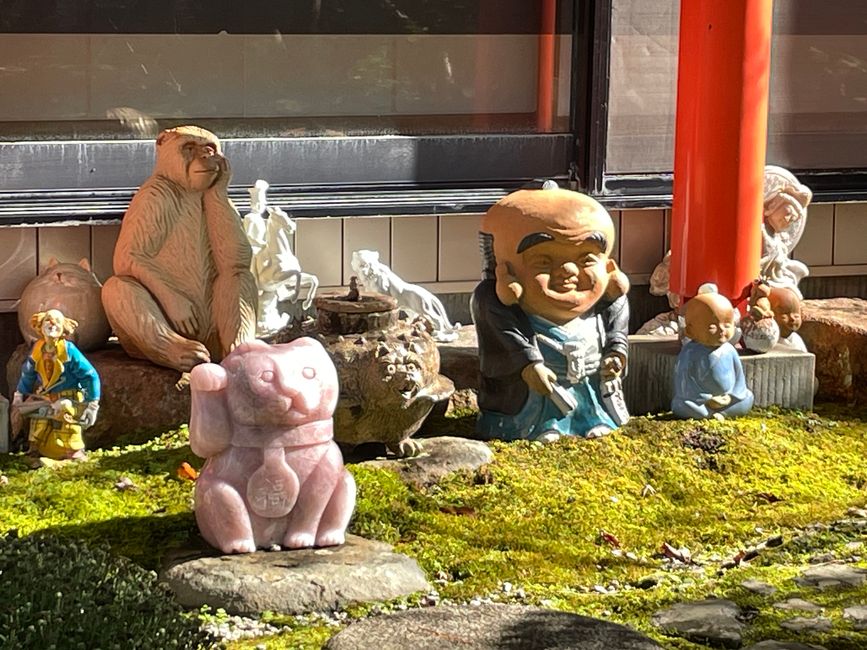 Ceramics exhibition with deep truth