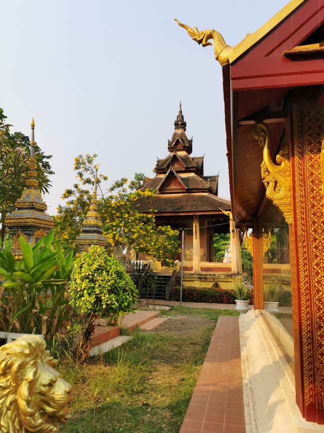 Vientiane - 1.5 days on a temple and museum tour