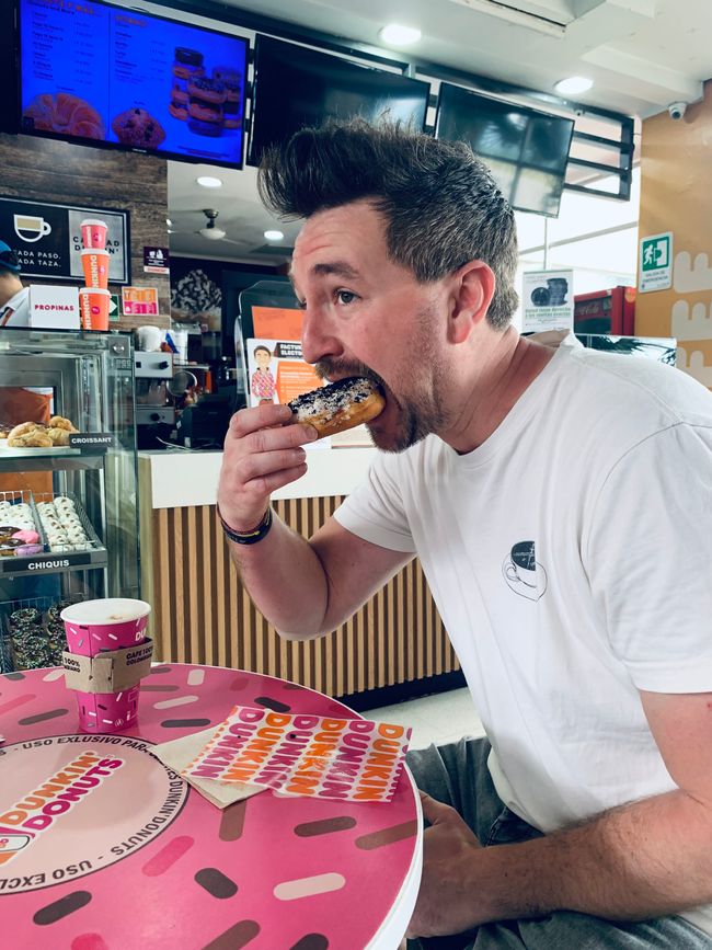 Danis erster Versuch bei Dunkin‘ Donuts 🍩