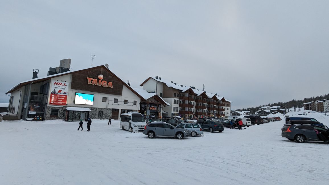 Day 7 Snowdrifts, Snow Village & deep snow skiing in Ylläs