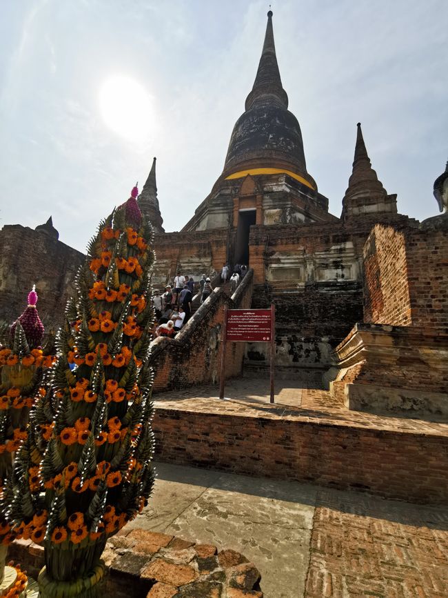Un'altra escursione in bicicletta attraverso Ayutthaya e arrivo a Kanchanaburi