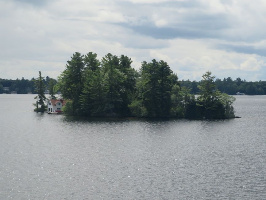 Insel in einem der sehr zahlreichen Seen