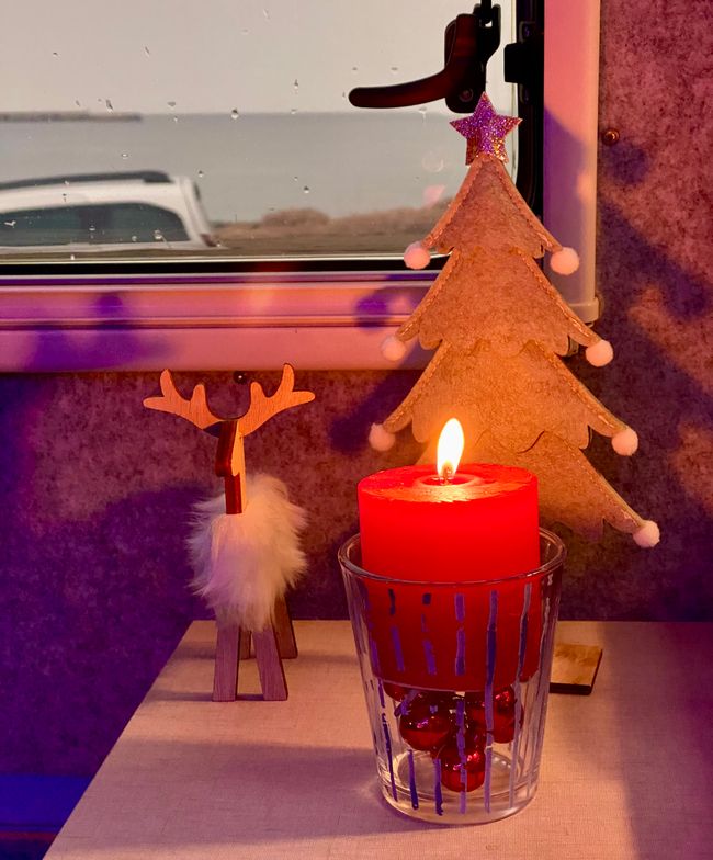 Morgens ein bisschen weihnachtliche Stimmung im Van