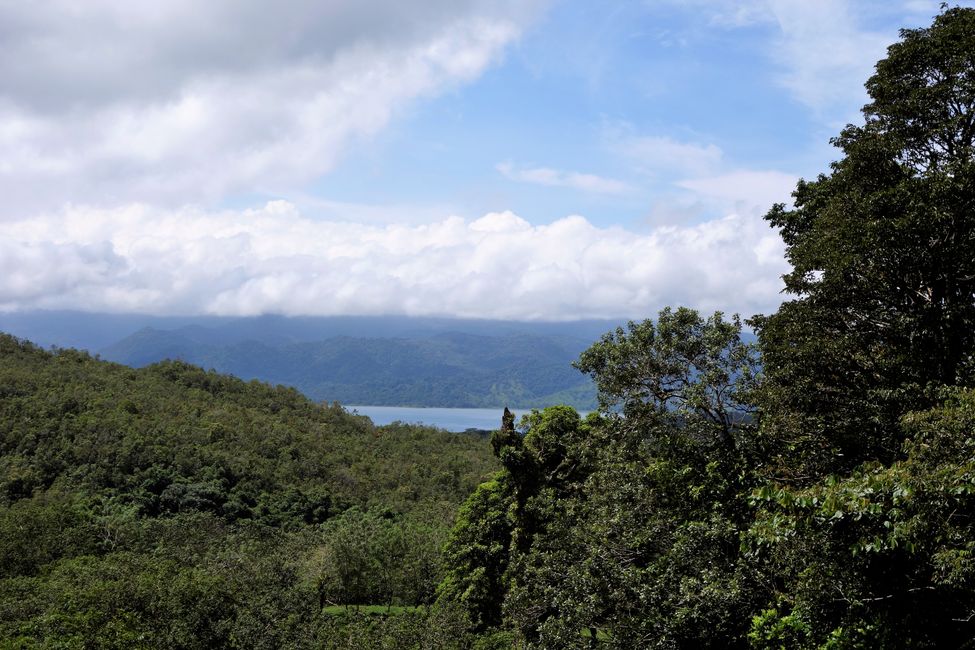 Lago Arenal in der Ferne