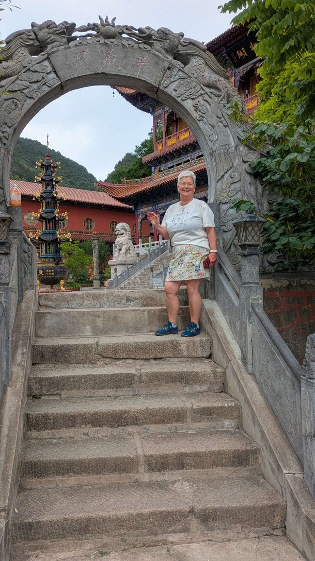 Escursione nei dintorni di Tianshui
Mai Ji Shan/Complesso Tempio dei Buddisti, Tempio di Fuxi