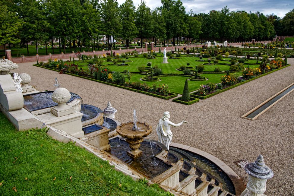Barockschloss mit Prachtsgarten