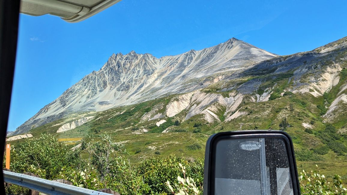 Tag 27: Bärenshow & fantastische Bergwelten - zurück nach Yukon/Kanada