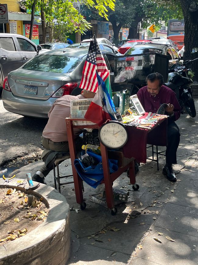 Scena di strada a San Salvador
