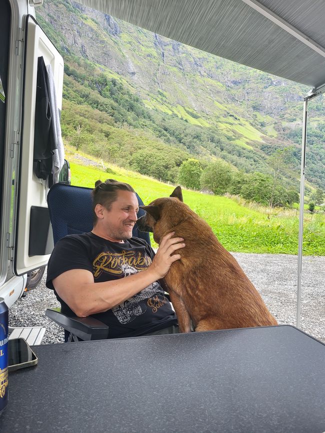 Tag 11 - Bakka am Næroyfjorden über Vossevangen und Viking Valley in Gudvangen