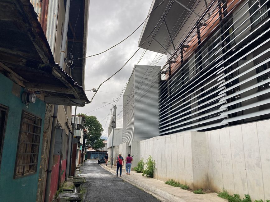 Erdbeben und sintflutartiger Regen