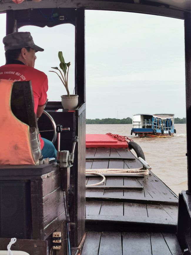 and onward after 1.5 hours by bus to the Mekong Delta ...