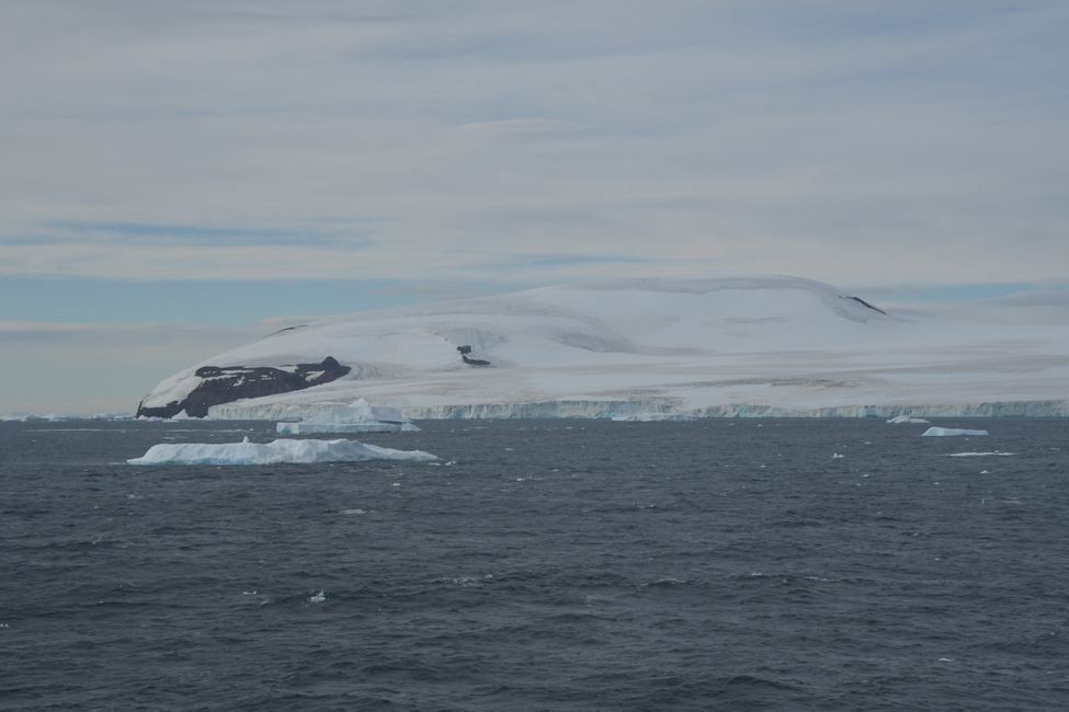Premier regard sur le continent antarctique / First view on Antarctic mainland