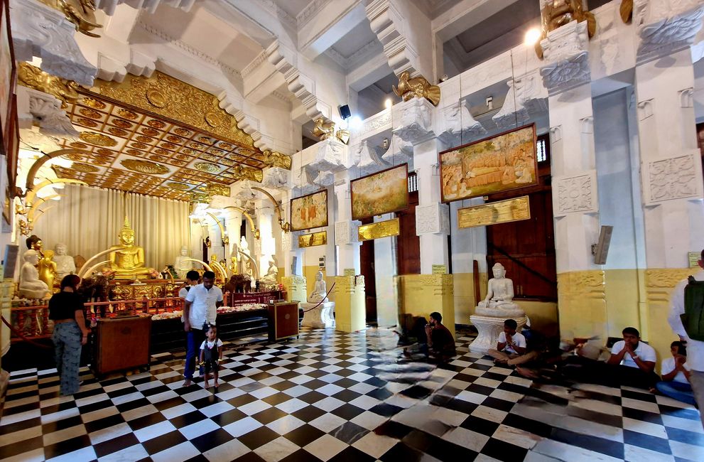 Kandy - Diente de Buda y 'la santa oásis de paz y iluminación'.