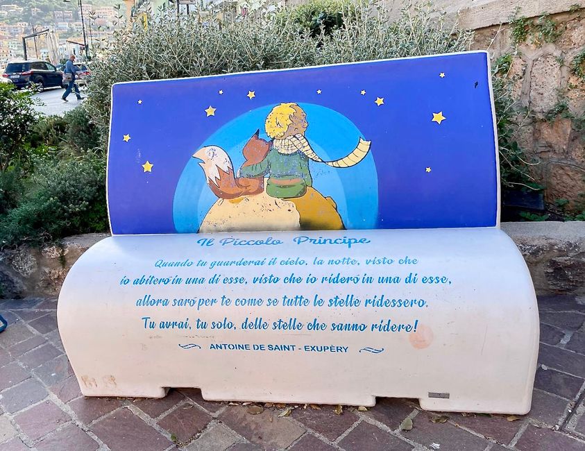 Eine Bank zum Träumen – vielleicht vom kleinen Prinzen.