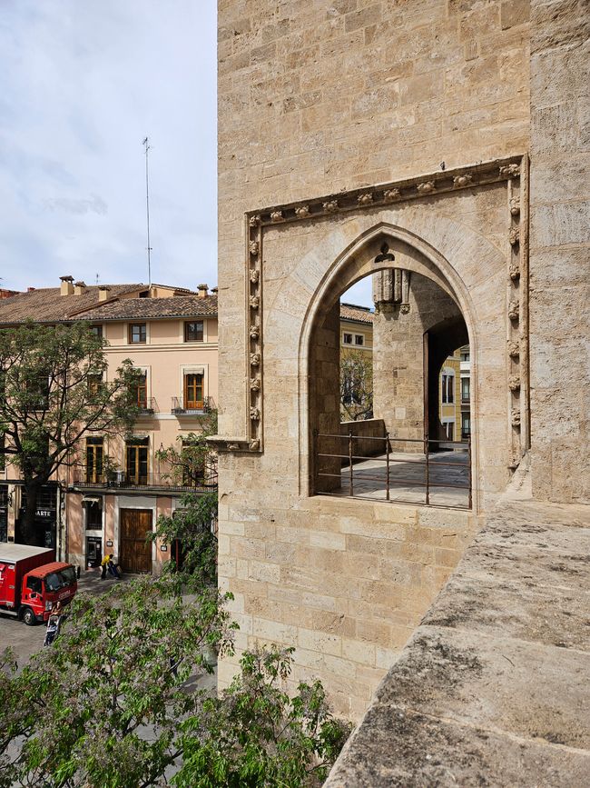 Torri Serranos