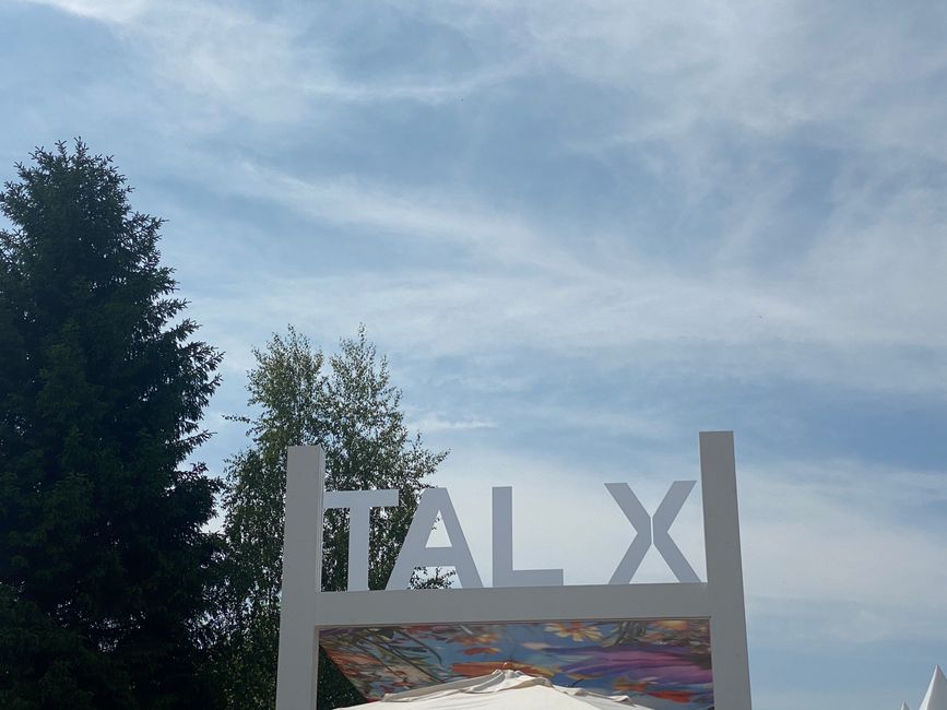 - ins Tal X