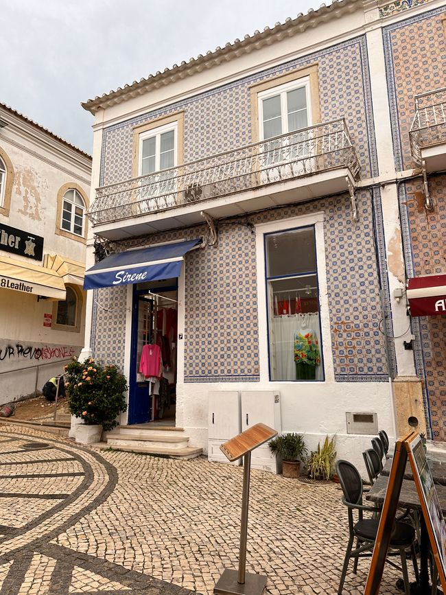 The weather does what it wants! Rain and thunderstorms in Albufeira