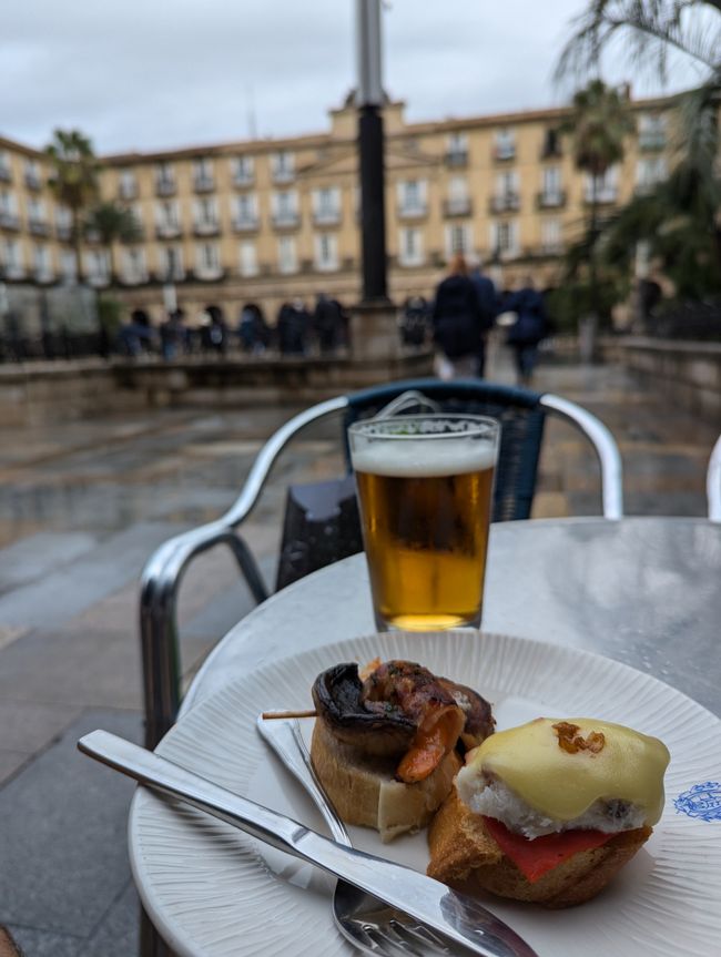 Pintxos (bask. Tapas)