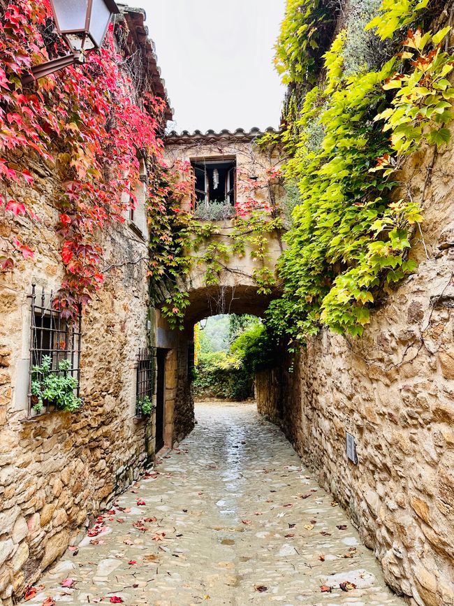 Peratallada y La Bisbal d'Empordà