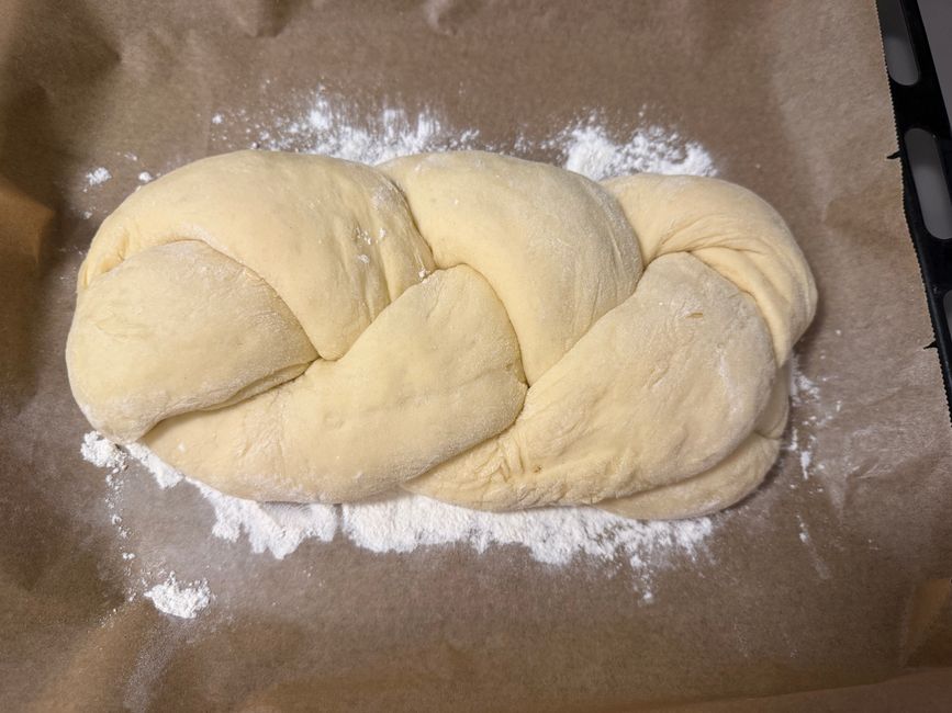 Préparation du pain de Pâques/ bake an Easter bread