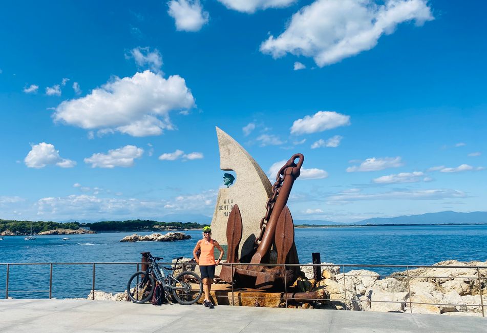 Biking tour at the Bay of Rosas - L'Escala is our favorite spot there