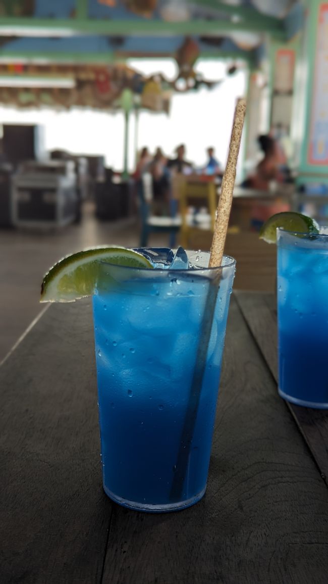 Bugaloe Beach Bar - Electric Lemonade