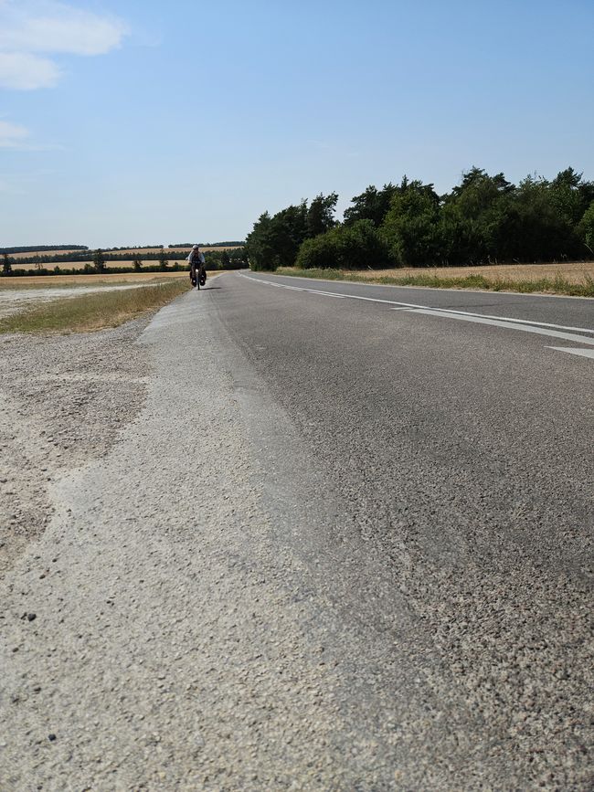 Le tricycle a le vent dans le dos