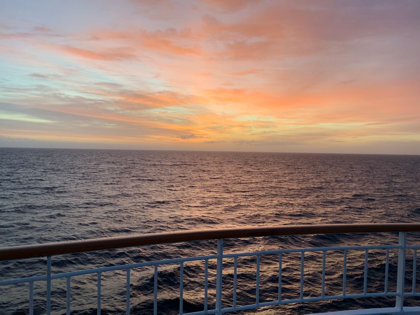 Zum Abschied ein schöner Sonnenuntergang über de rNordsee!