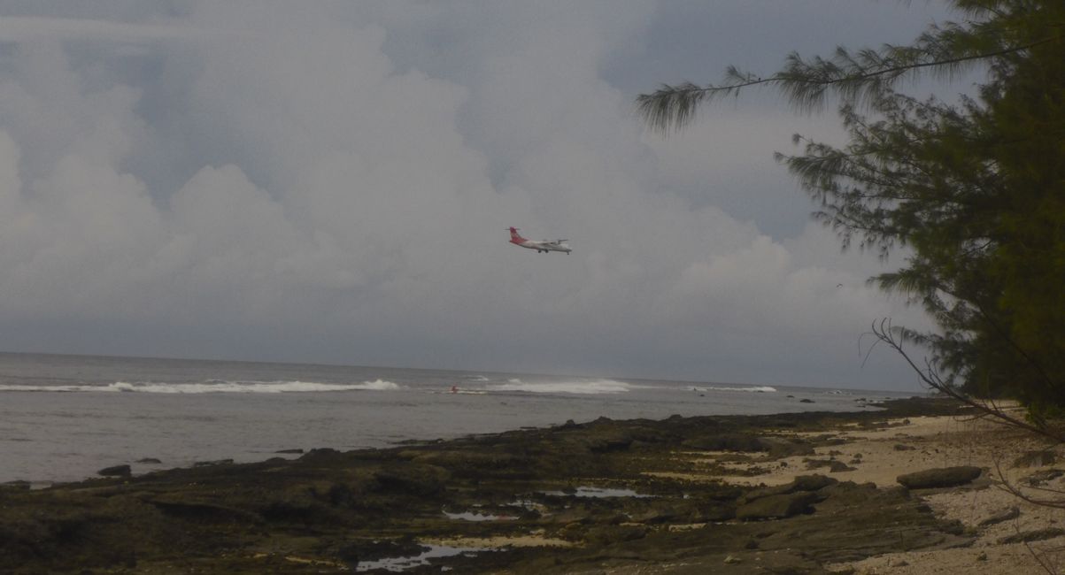 Wo das Flugzeug landet, ist der Campingplatz