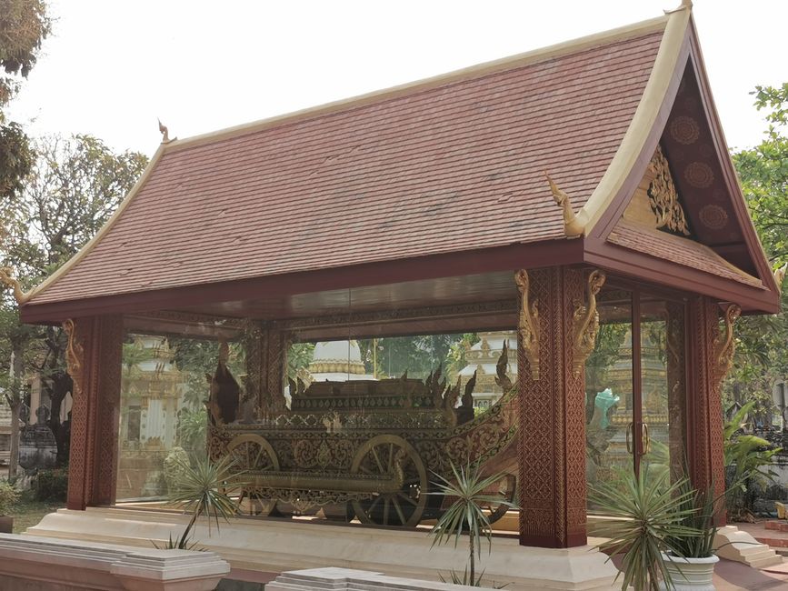 Vientiane - 1.5 days on a temple and museum tour