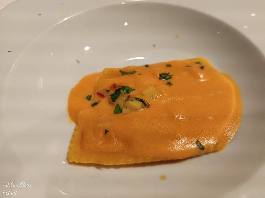 Zwischengericht: Hummerravioli 