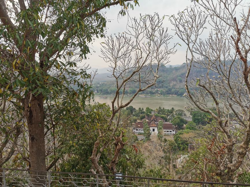 Un altro giorno di tour dei templi a Luang Prabang